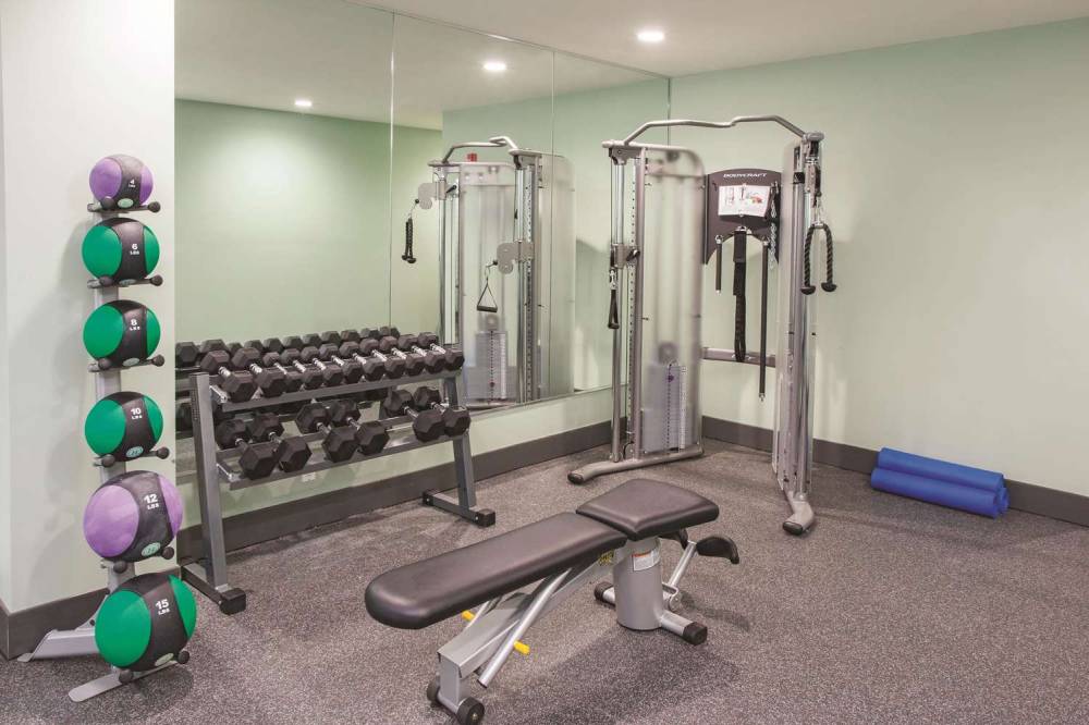 La Quinta Inn & Suites Far Rockaway - JFK Airport 5