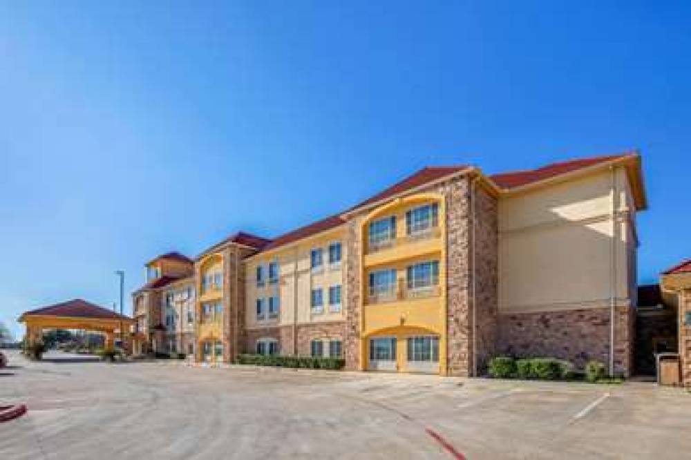 La Quinta Inn & Suites Floresville 4