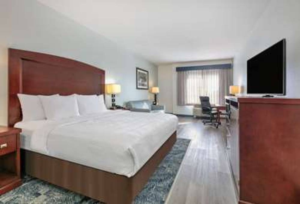 La Quinta Inn & Suites Fort Worth NE Mall 8