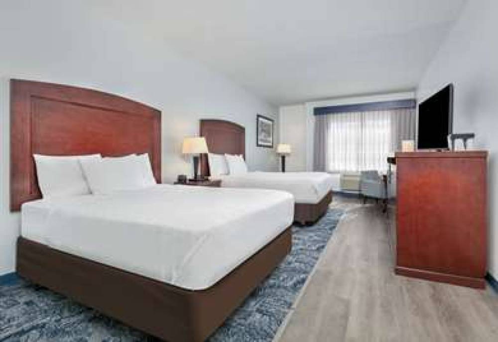 La Quinta Inn & Suites Fort Worth NE Mall 10