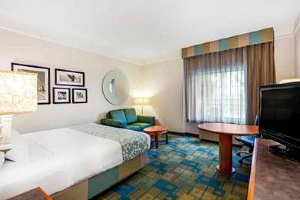 La Quinta Inn & Suites Fremont / Silicon Valley 10