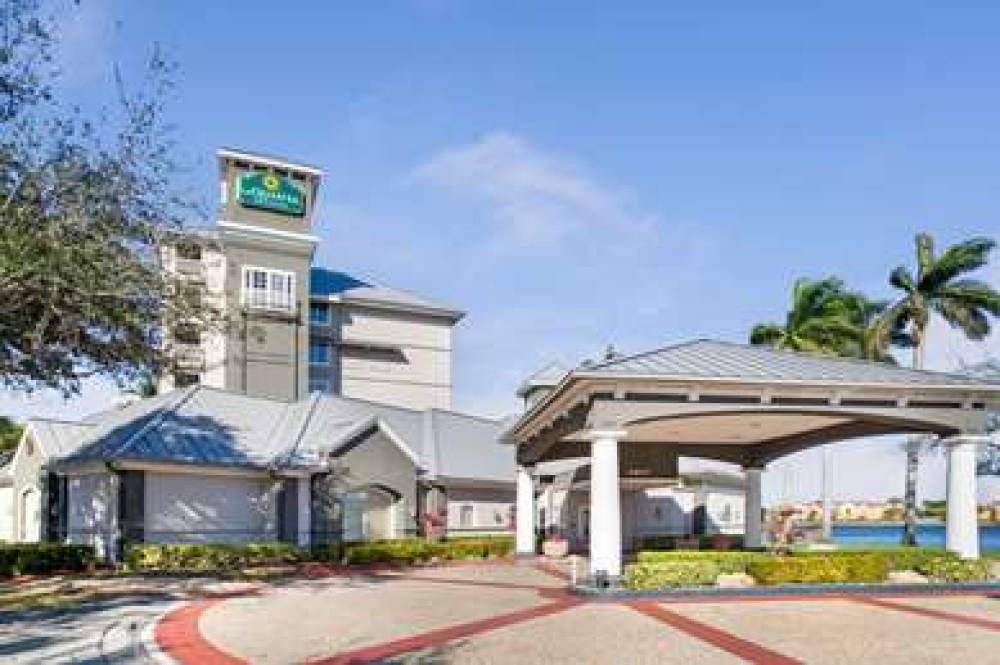 La Quinta Inn & Suites Ft. Lauderdale Airport 1