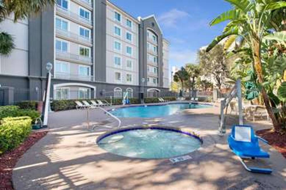 La Quinta Inn & Suites Ft. Lauderdale Airport 7