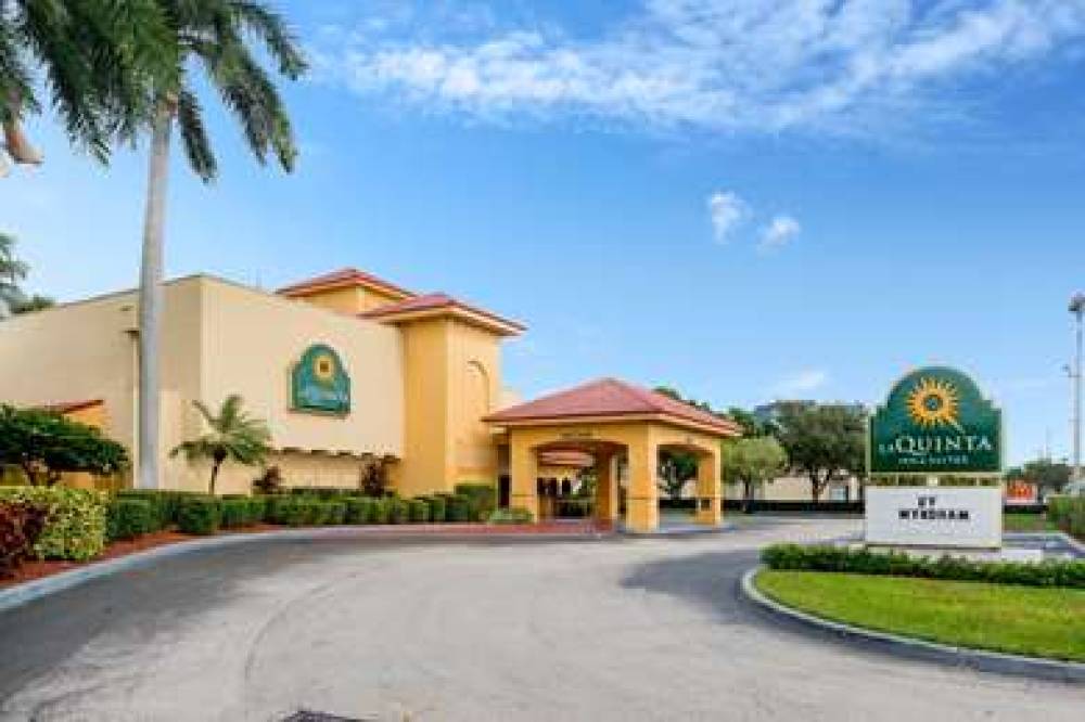 La Quinta Inn & Suites Ft Lauderdale Cypress Creek 2