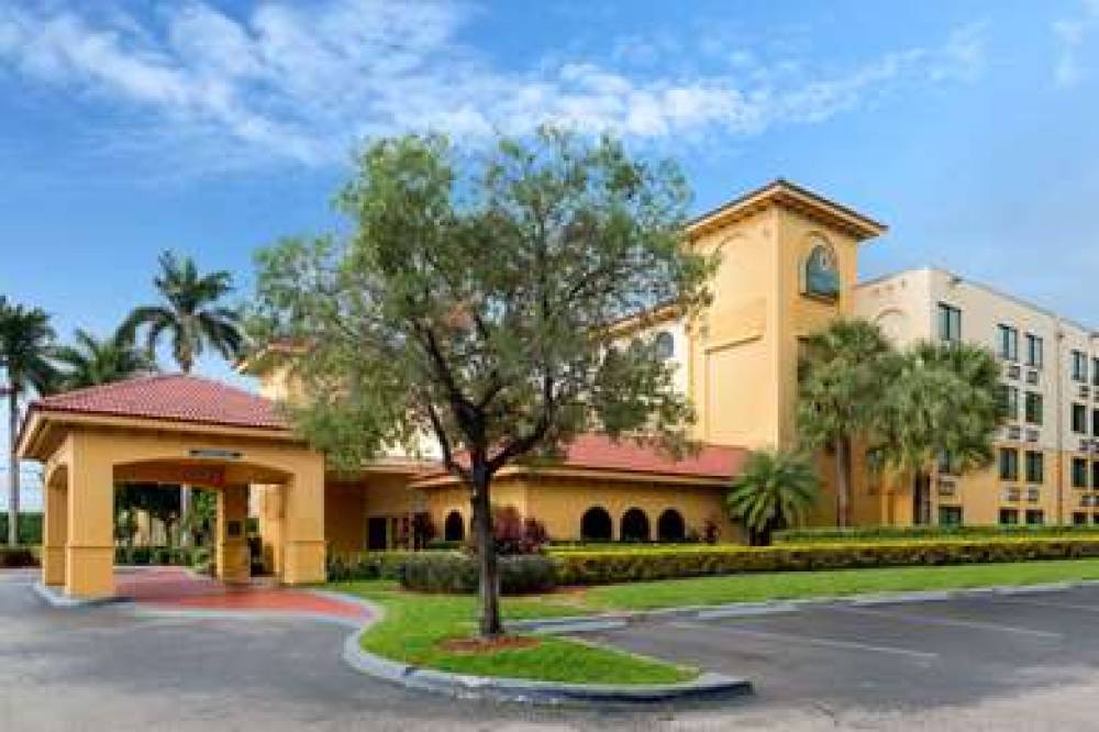 La Quinta Inn & Suites Ft Lauderdale Cypress Creek 1