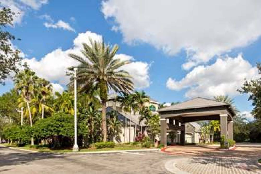 La Quinta Inn & Suites Ft. Lauderdale Plantation 1