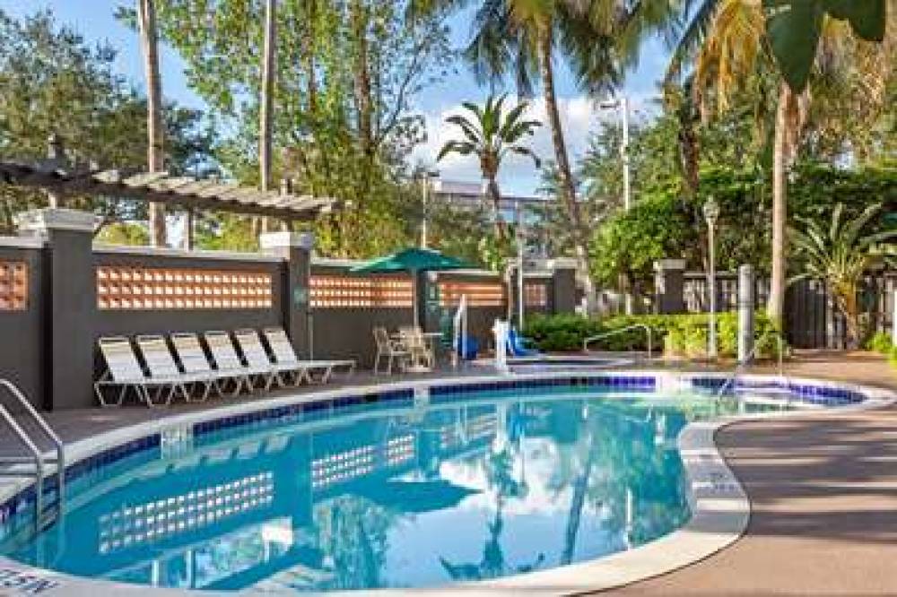 La Quinta Inn & Suites Ft. Lauderdale Plantation 9
