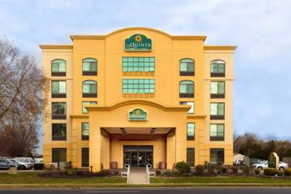 La Quinta Inn & Suites Garden City 4
