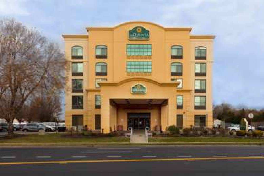 La Quinta Inn & Suites Garden City 2
