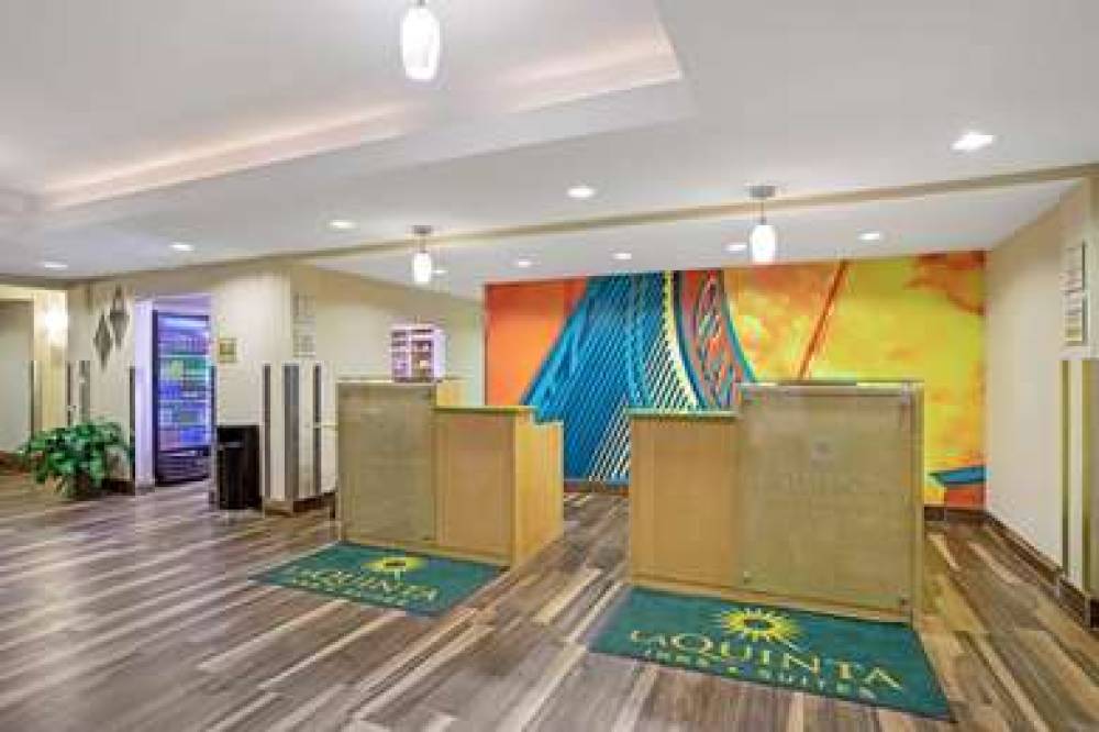 La Quinta Inn & Suites Grand Forks 9