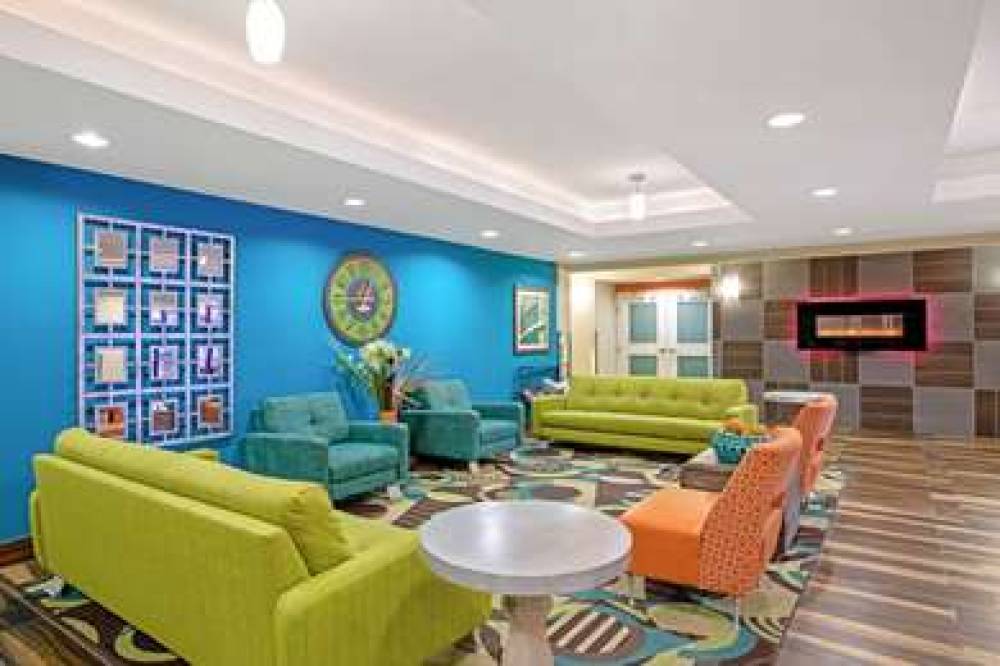 La Quinta Inn & Suites Grand Forks 7