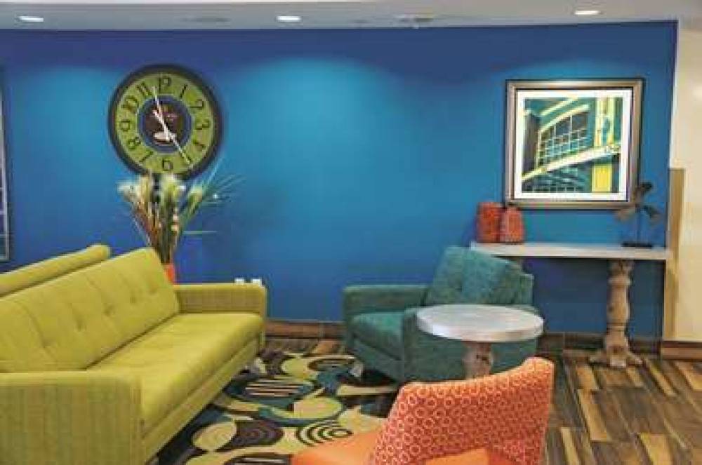 La Quinta Inn & Suites Grand Forks 5