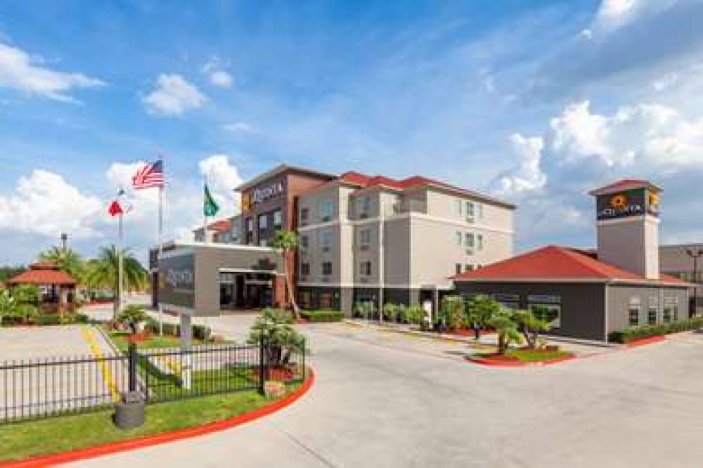 La Quinta Inn & Suites Houston Channelview 2