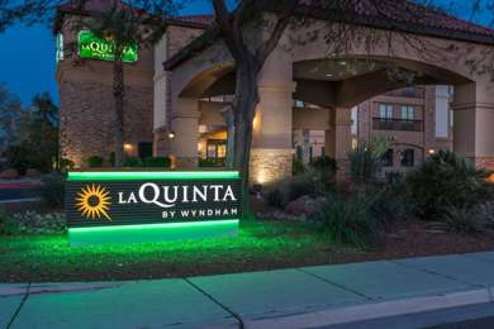 La Quinta Inn & Suites Las Vegas Airport South 10