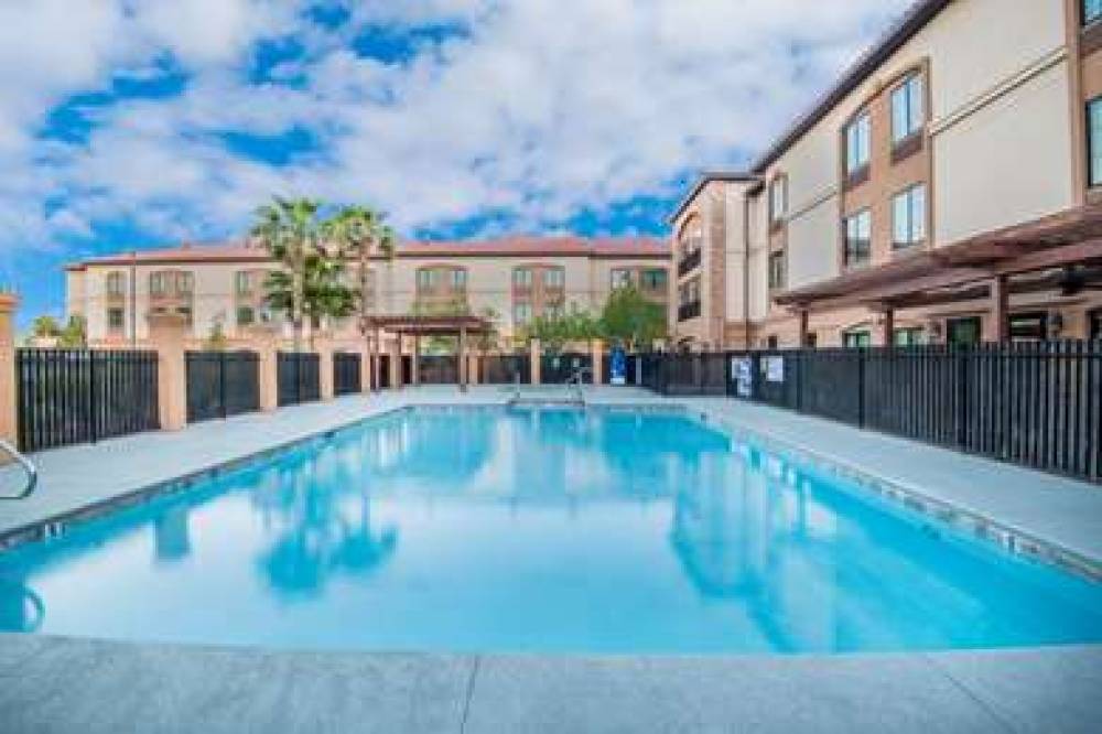 La Quinta Inn & Suites Las Vegas Airport South 7