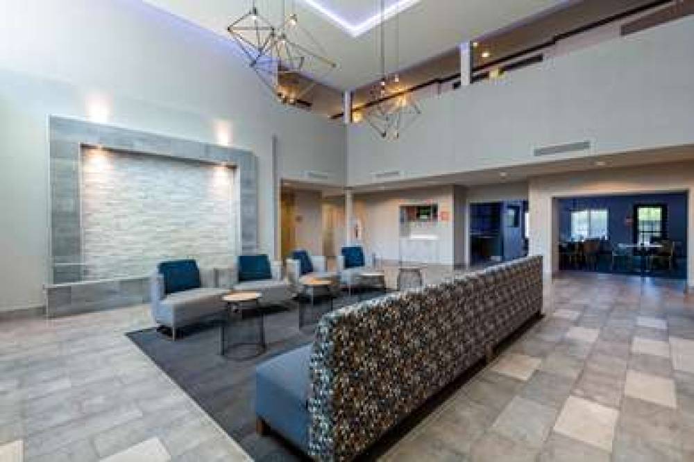 La Quinta Inn & Suites Las Vegas Airport South 8