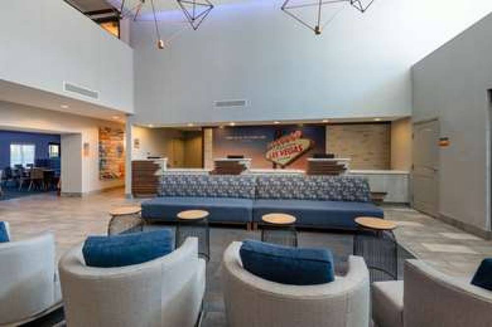 La Quinta Inn & Suites Las Vegas Airport South 5