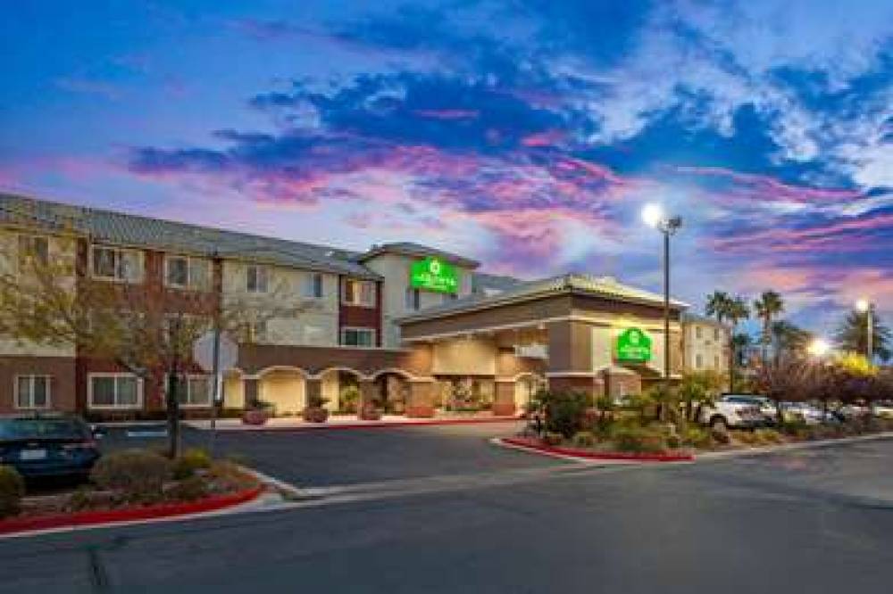 La Quinta Inn & Suites Las Vegas RedRock/Summerlin 4