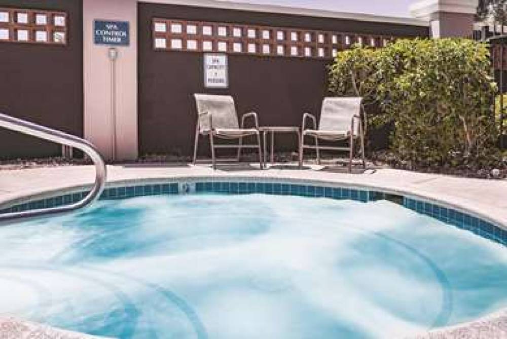 La Quinta Inn & Suites Las Vegas Summerlin Tech 8