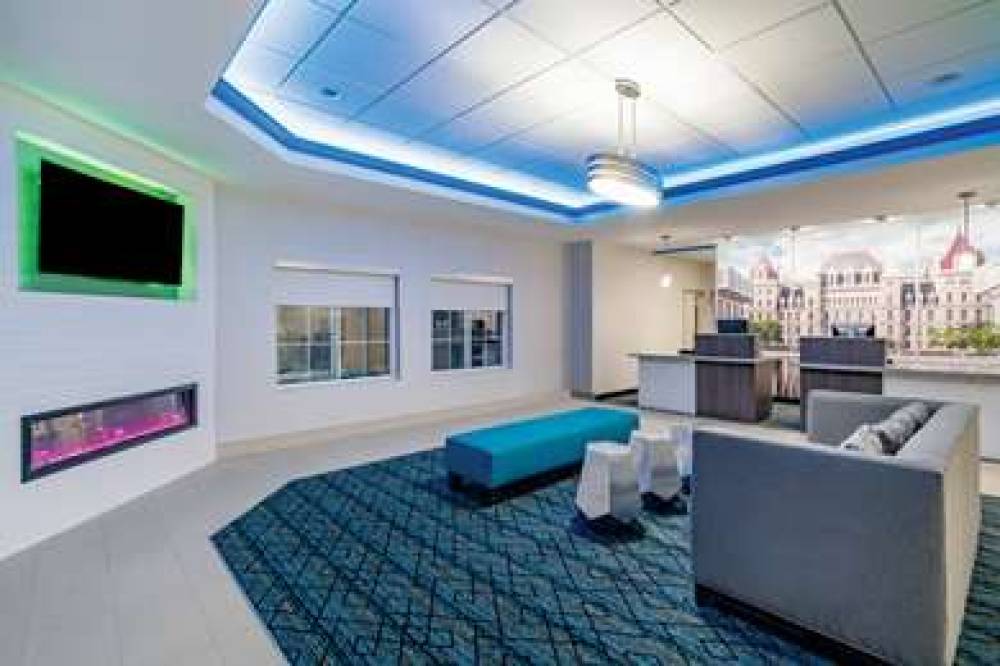 La Quinta Inn & Suites Latham Albany Airport 1