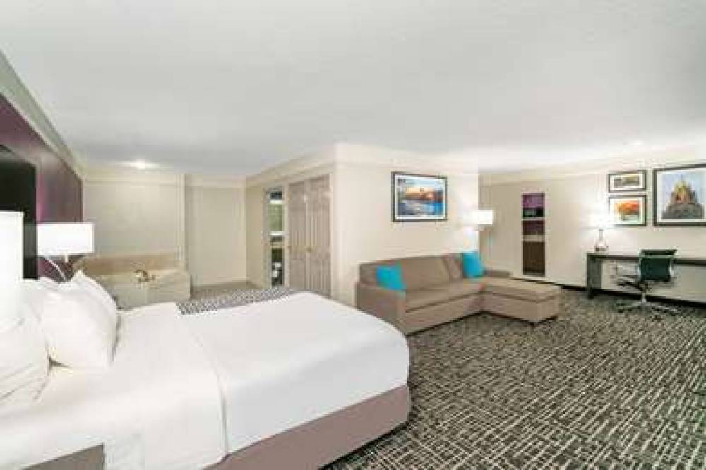 La Quinta Inn & Suites Latham Albany Airport 10