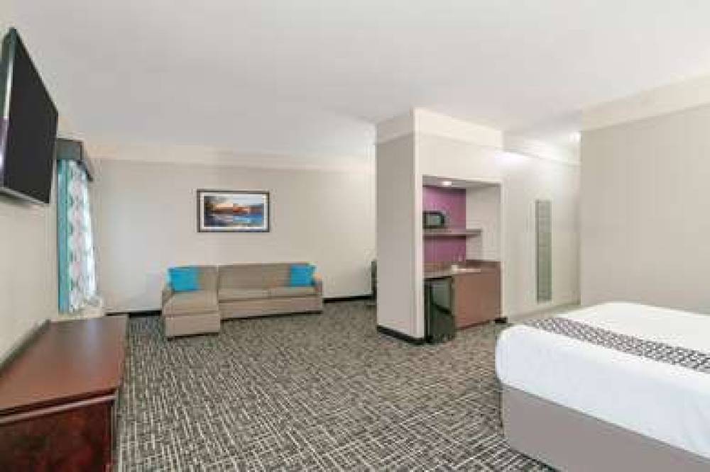 La Quinta Inn & Suites Latham Albany Airport 4