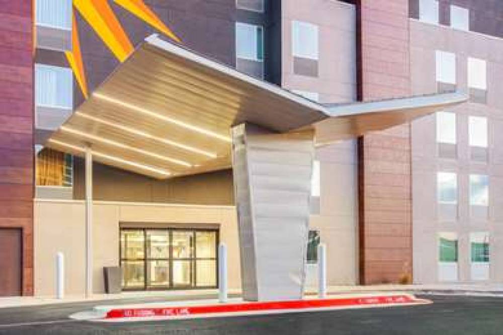 La Quinta Inn & Suites Lubbock West Medical Center 1