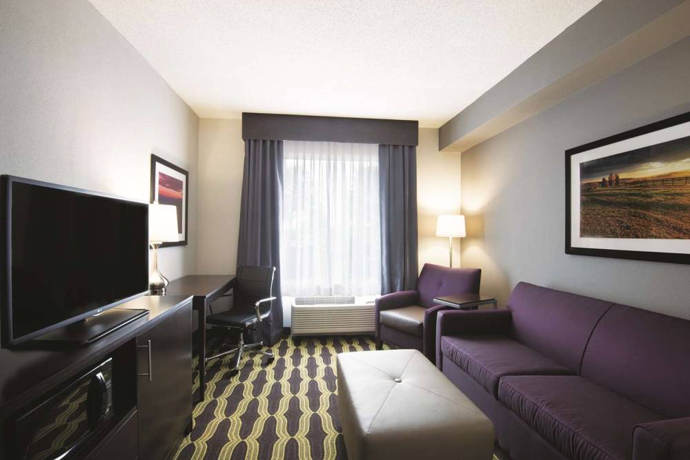 La Quinta Inn & Suites Lynchburg At Liberty Univ. 6