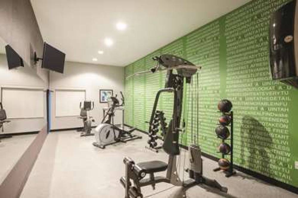 La Quinta Inn & Suites Mansfield 7