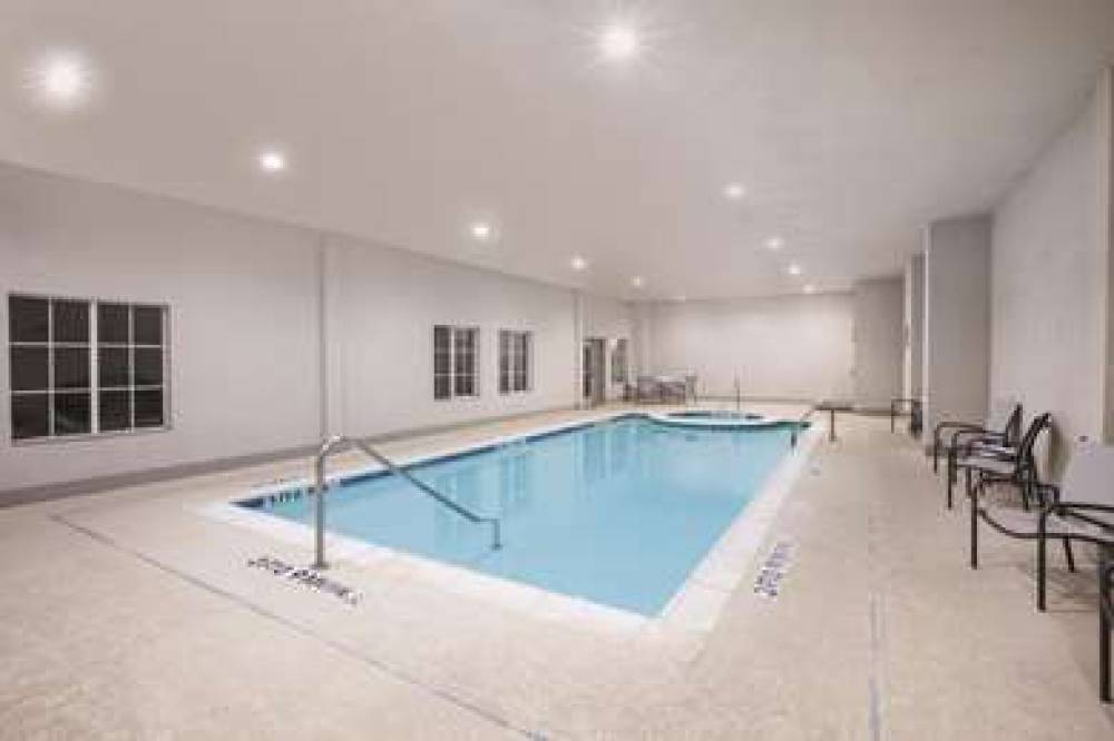 La Quinta Inn & Suites Mansfield 6