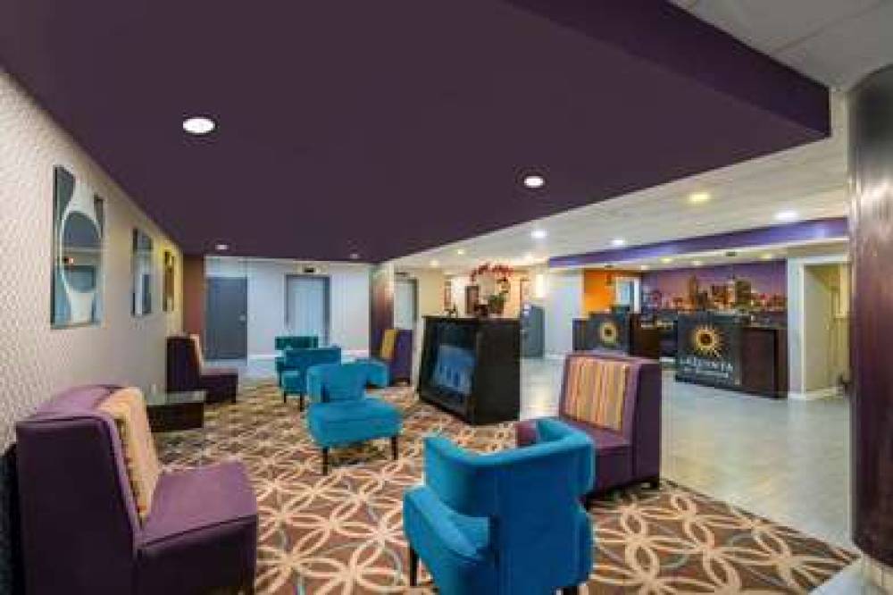 La Quinta Inn & Suites Memphis Airport Graceland 10