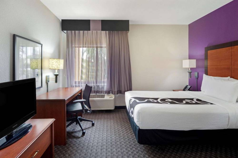 La Quinta Inn & Suites Miami Airport East 5