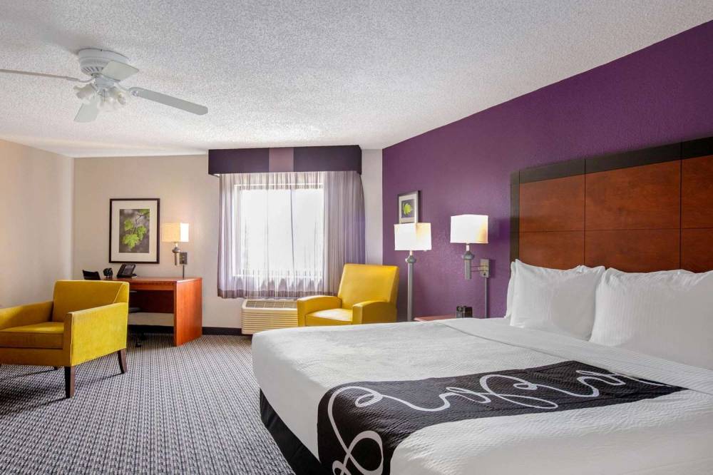 La Quinta Inn & Suites Miami Airport East 2