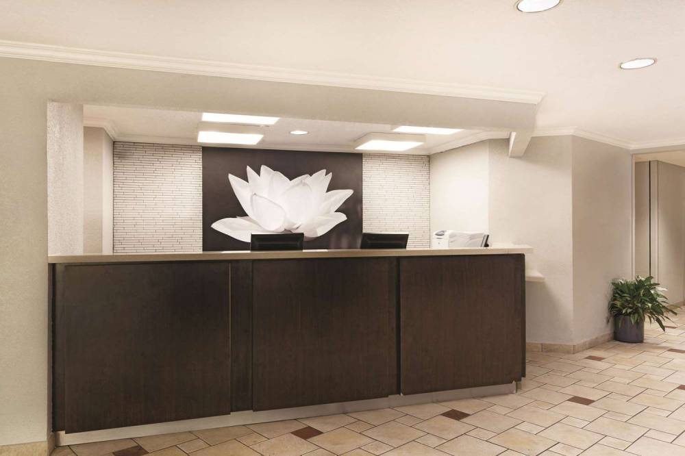 La Quinta Inn & Suites Miami Airport East 3