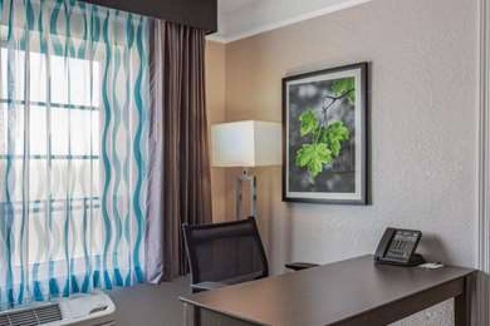 La Quinta Inn & Suites Miami Airport West 7