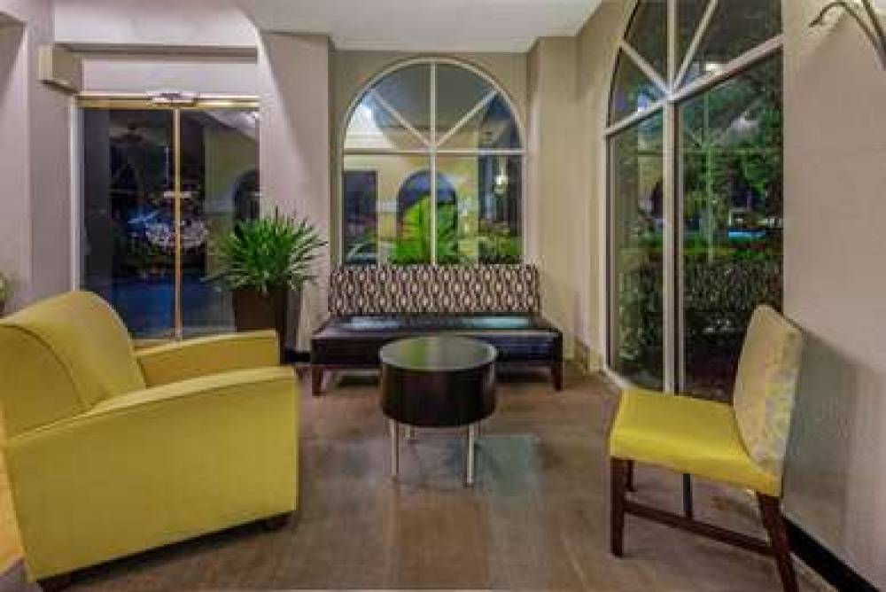 La Quinta Inn & Suites Miami Lakes 3