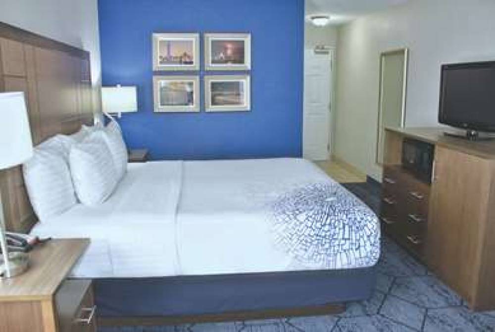 La Quinta Inn & Suites NE Long Beach/Cypress 10