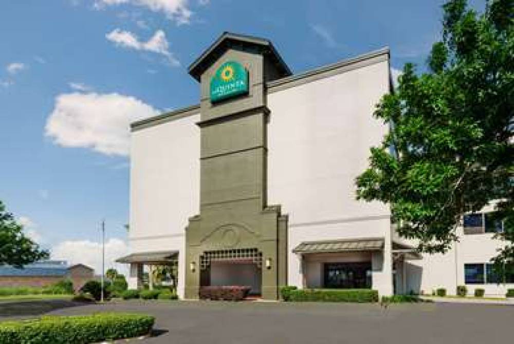 La Quinta Inn & Suites New Orleans Airport 5