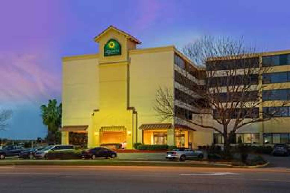 La Quinta Inn & Suites New Orleans Airport 1