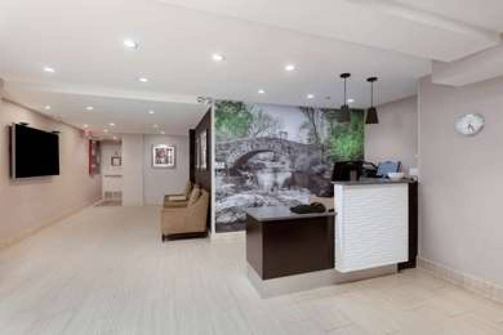 La Quinta Inn & Suites New York City Central Park 2