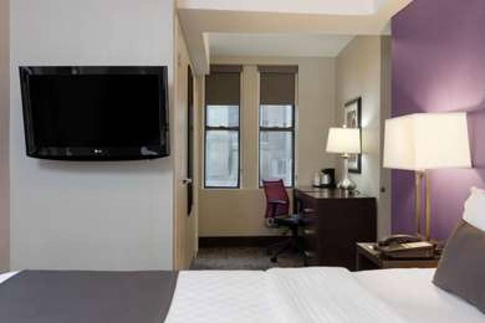 La Quinta Inn & Suites New York City Central Park 9