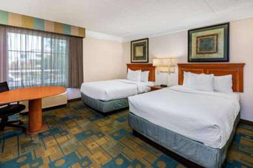 La Quinta Inn & Suites Phoenix West Peoria 10