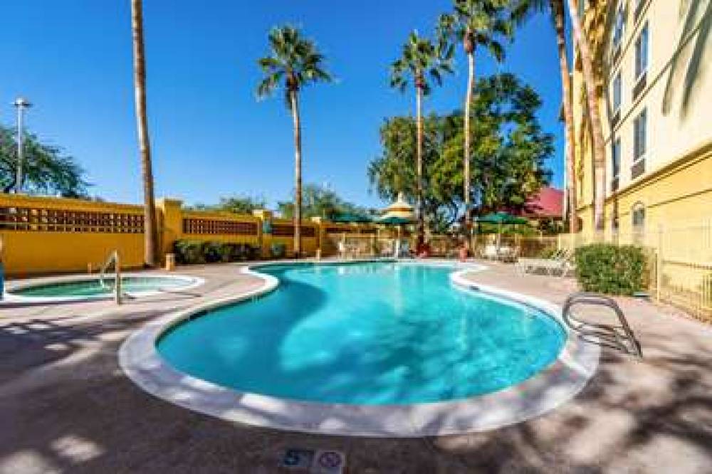 La Quinta Inn & Suites Phoenix West Peoria 3
