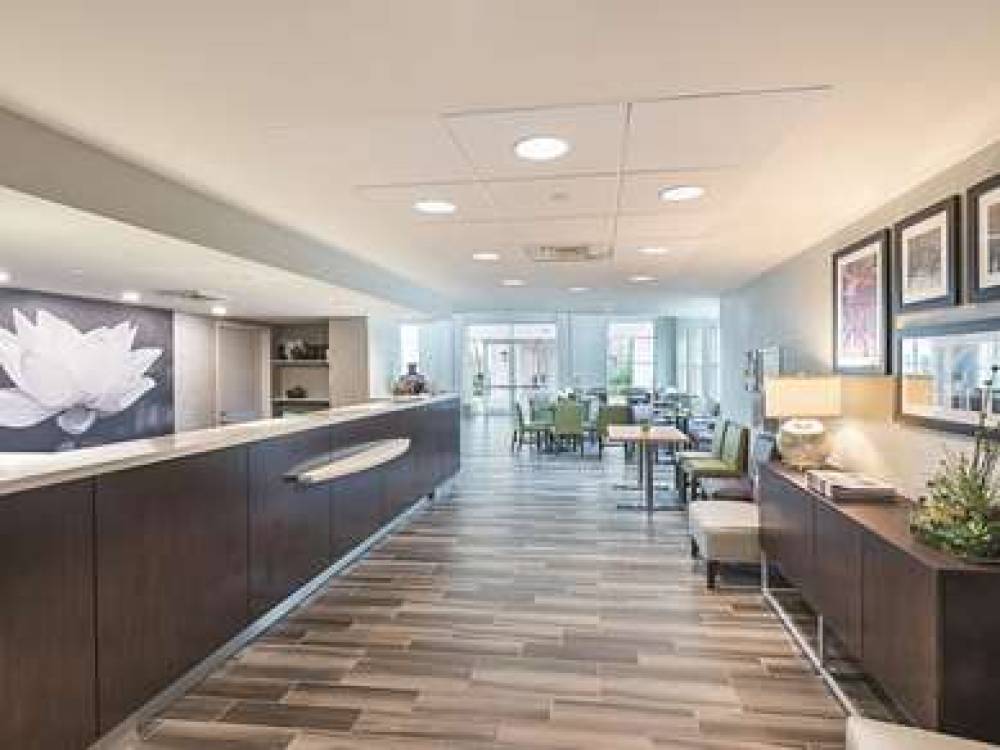 La Quinta Inn & Suites Plantation At SW 6th St 5