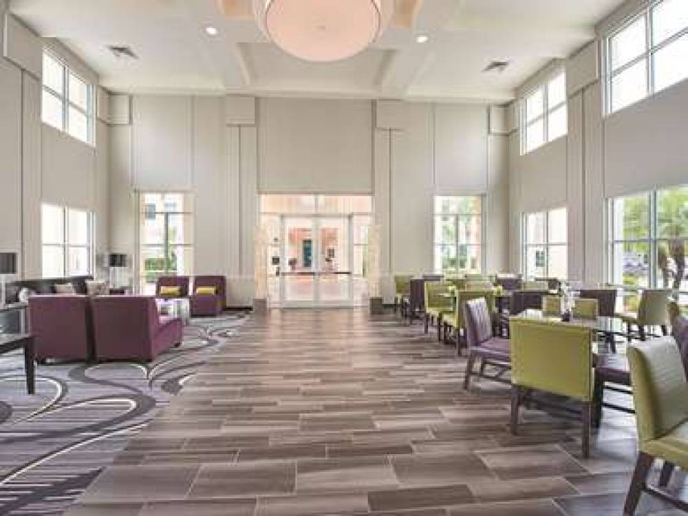 La Quinta Inn & Suites Plantation At SW 6th St 4