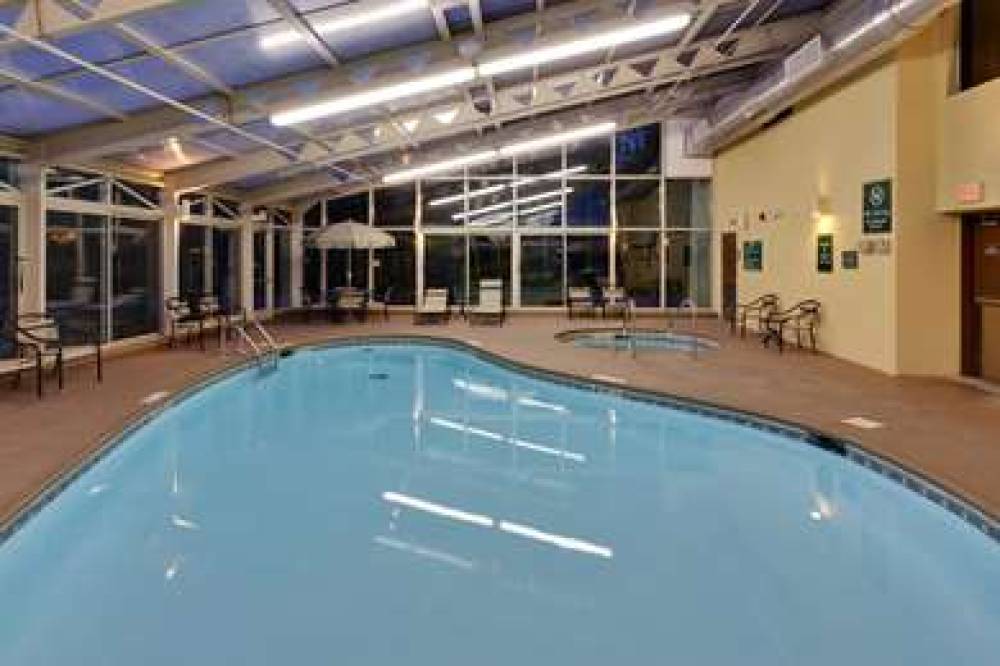 La Quinta Inn & Suites Plattsburgh 6