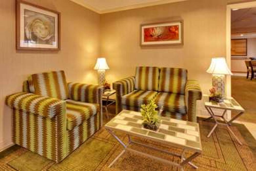 La Quinta Inn & Suites Plattsburgh 4