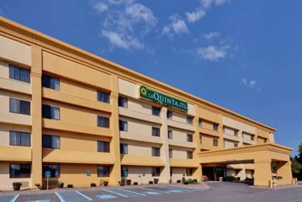 La Quinta Inn & Suites Plattsburgh 1