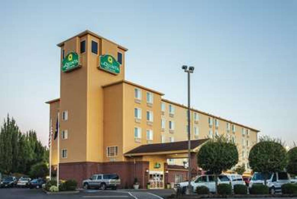 La Quinta Inn & Suites Portland Airport 3