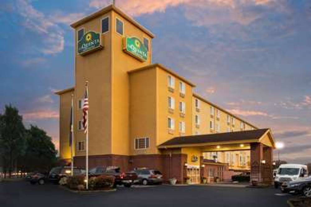 La Quinta Inn & Suites Portland Airport 6